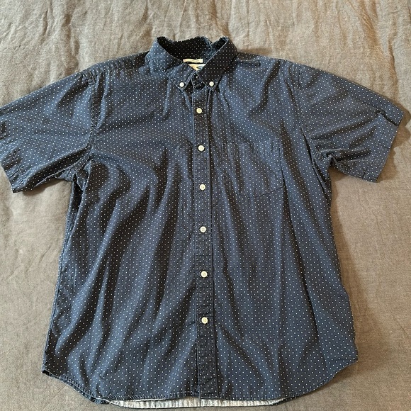 Blue/white polka dot button down - Picture 1 of 2